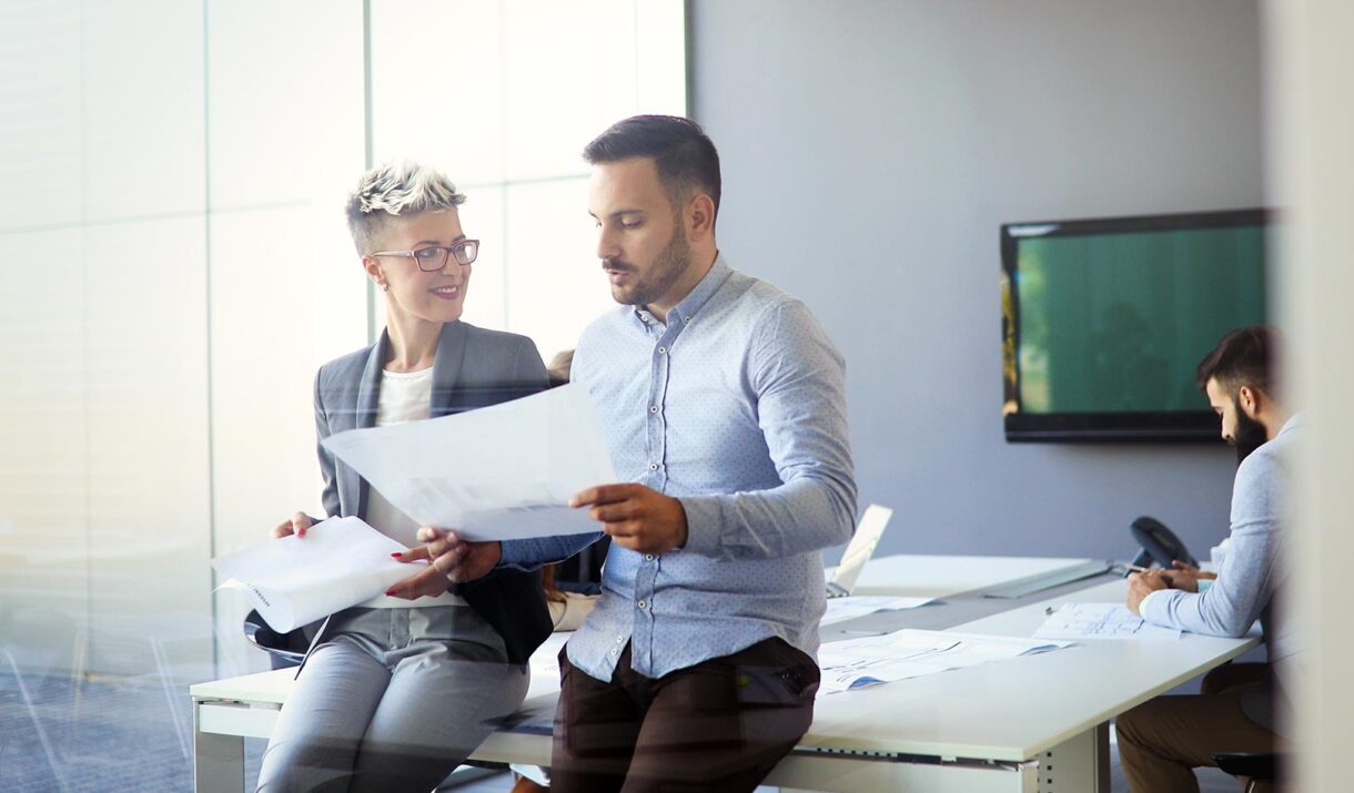 group of business people collaborating in business fqmzjs2